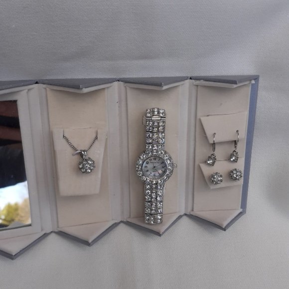 New - Main Line Time - Crystal Watch 4 Piece Set - Silver-Tone - Picture 3 of 12